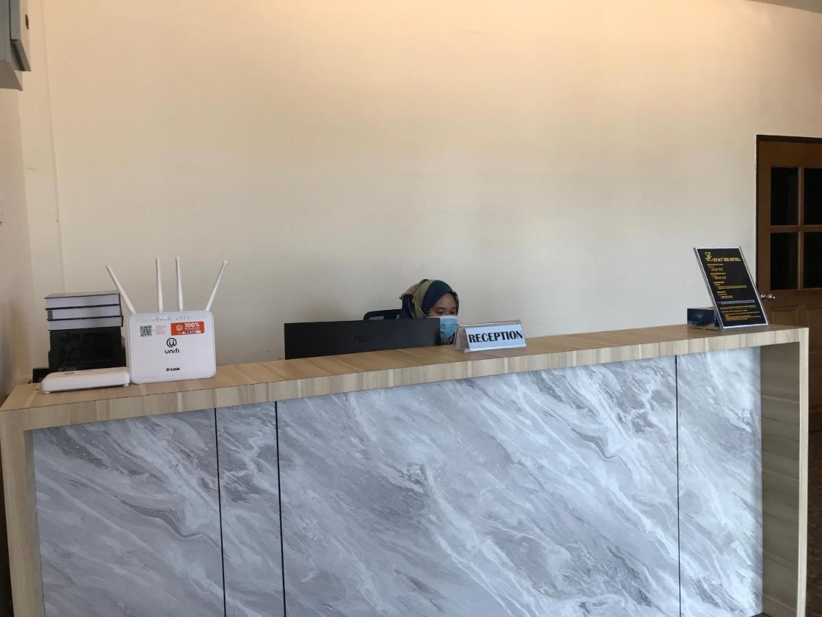 Oyo 90506 Z Stay Inn Hotel Simpang Renggam Dış mekan fotoğraf