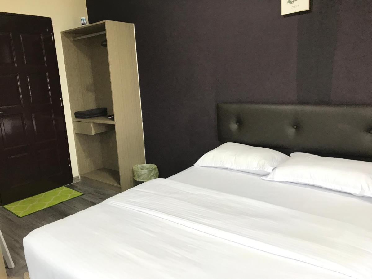 Oyo 90506 Z Stay Inn Hotel Simpang Renggam Dış mekan fotoğraf