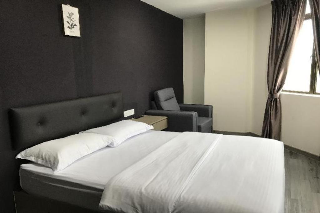 Oyo 90506 Z Stay Inn Hotel Simpang Renggam Dış mekan fotoğraf