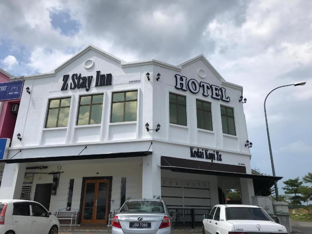 Oyo 90506 Z Stay Inn Hotel Simpang Renggam Dış mekan fotoğraf